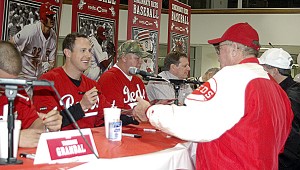 Stubbs signs
