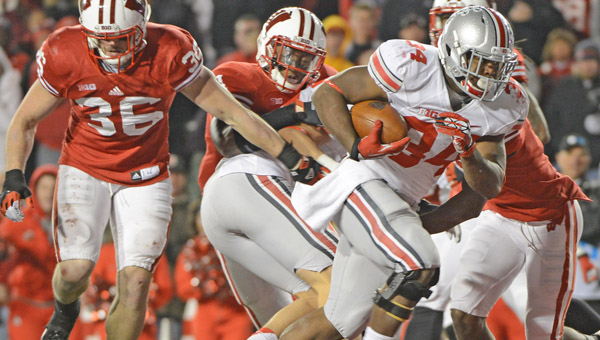 Ohio State’s Carlos Hyde scores the game-winning touchdown during last year’s game at Wisconsin. The two teams meet Saturday night in Columbus. (MCT Direct Photos)