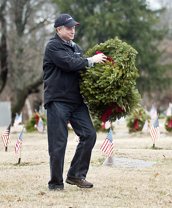 WREATHS ACROSS AMERICA TAKING DOWN WREATHS The Tribune The Tribune