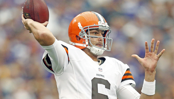 Cleveland Browns’ quarterback Brian Hoyer looks to complete a pass. Browns’ head coach Mike Petting wants to name a starting quarterback by next Monday’s game against Washington. Hoyer is battling rookie Johnny Manziel for the job. (MCT Direct Photo)