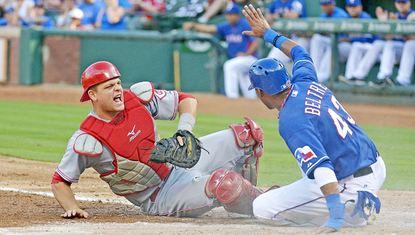 Cincinnati Reds' catcher Devin Mesoraco agreed to a four-year, $28 million contract with the team on Monday to avoid arbitration. (MCT Direct Photo)