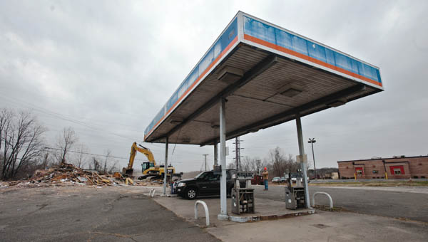 THE TRIBUNE/JESSICA ST JAMES View of the drive in area of the former Gulf gas station located next to Wendy’s in Coal Grove.