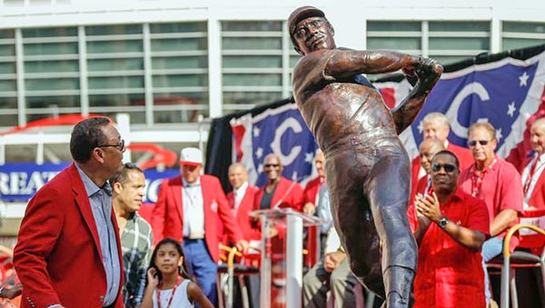 Cincinnati Reds’ Hall of Fame first baseman Tony Perez (left) admires his own statue unveiled by the franchise on Saturday during a ceremony outside Great American Ball Park. (Photo Courtesy of The Cincinnati Reds.com)