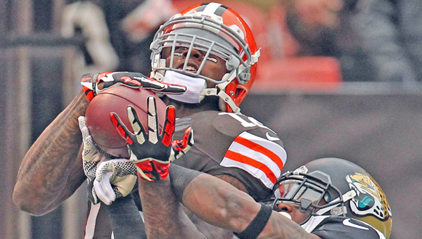 Cleveland Browns’ wide receiver Josh Gordon (left) catches a pass against Jacksonville. Gordon was suspended last season but has applied for reinstatement. (MCT Direct Photos)