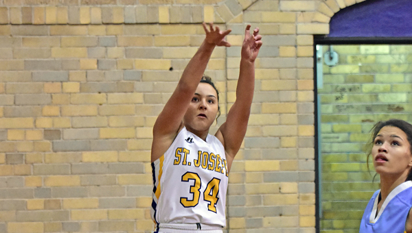 St. Joseph Female Flyers’ senior Lynsey Booker scored a career-high 42 points on Tuesday in a 76-48 win over Grace Christian. (Kent Sanborn of Southern Ohio Sports Photos)