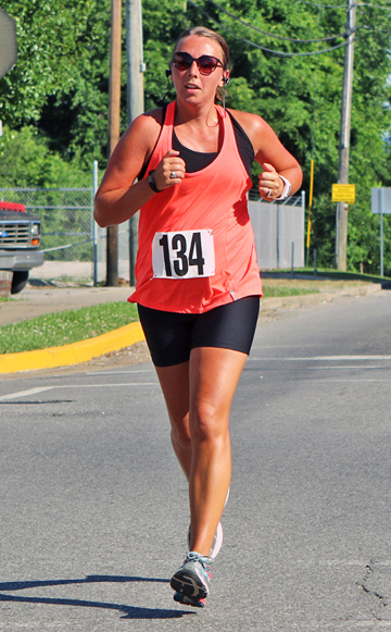 Willow Woods’ Tara Schneider won the 10K at the annual Run By The River. (Tim Gearhart of Tim’s News & Novelties, Park Ave. in Ironton)